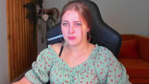 EllaBells online show from April 20, 5:21 am