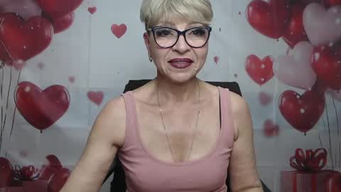Snapshot of ellabonito chatting on May 14, 5:36 am EllaBonito online show from May 14, 5:36 am