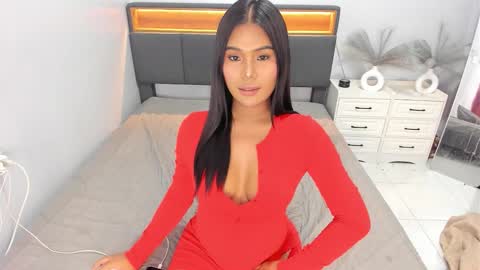 Snapshot of ellabrown_ chatting on February 11, 4:01 pm SINGLE PO online show from February 11, 4:01 pm