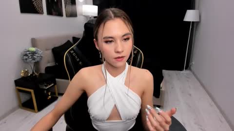 ellacurtis online show from February 20, 6:26 am