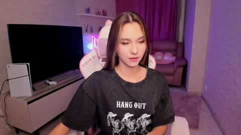 ellacurtis online show from March 2, 6:15 pm