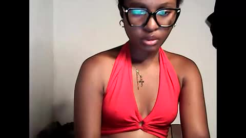 ellah245 online show from April 6, 10:00 pm