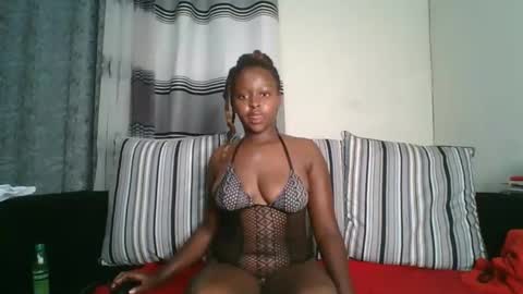 ellah-simone online show from May 8, 9:42 pm