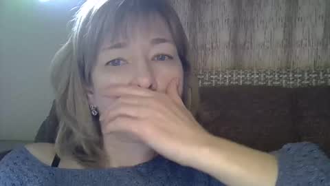 Snapshot of ellajohnsonx chatting on March 12, 5:17 pm ellajohnsonx online show from March 12, 5:17 pm