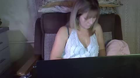 Snapshot of ellajohnsonx chatting on November 22, 1:43 pm ellajohnsonx online show from November 22, 1:43 pm