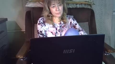 Snapshot of ellajohnsonx chatting on November 23, 6:19 pm ellajohnsonx online show from November 23, 6:19 pm