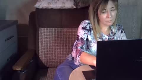 Snapshot of ellajohnsonx chatting on November 29, 7:44 am ellajohnsonx online show from November 29, 7:44 am