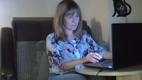 ellajohnsonx online show from March 7, 4:26 pm