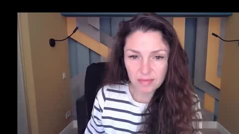 Snapshot of ellalongs chatting on December 5, 12:36 pm EllaLongs online show from December 5, 12:36 pm