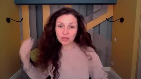 EllaLongs online show from March 17, 12:30 pm