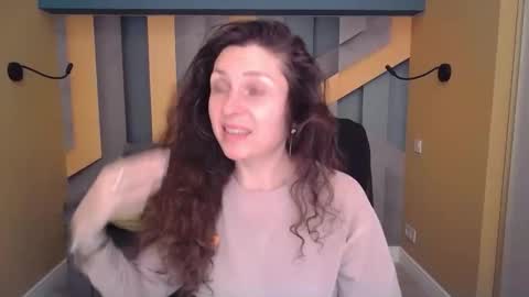 EllaLongs online show from March 24, 12:21 pm