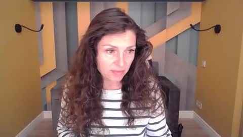 EllaLongs online show from April 12, 11:37 am