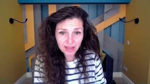 EllaLongs online show from April 14, 11:16 am