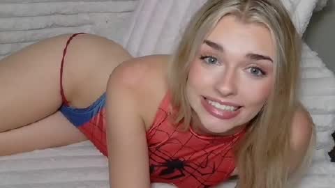 Snapshot of ellalowe chatting on May 21, 11:12 pm ellalowe online show from May 21, 11:12 pm
