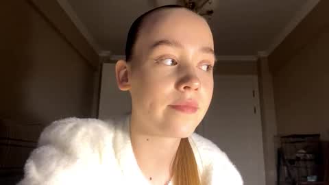 Snapshot of ellamenas chatting on September 16, 3:24 pm Ella online show from September 16, 3:24 pm