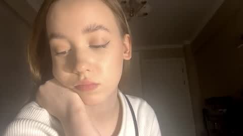 Snapshot of ellamenas chatting on October 1, 4:02 pm Ella online show from October 1, 4:02 pm