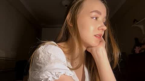 Snapshot of ellamenas chatting on October 5, 7:12 pm Ella online show from October 5, 7:12 pm