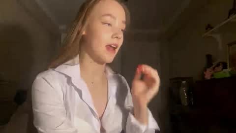 Snapshot of ellamenas chatting on October 9, 6:50 pm Ella online show from October 9, 6:50 pm