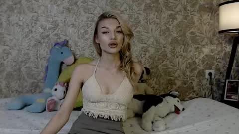 ellamilla online show from November 23, 10:48 am