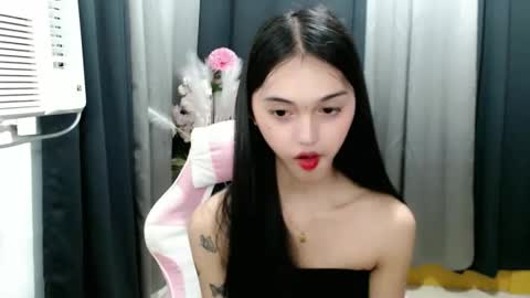 Snapshot of ellamiller69 chatting on May 6, 3:28 pm ELLA online show from May 6, 3:28 pm
