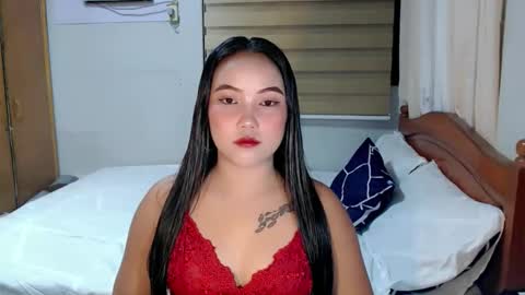 Ella online show from March 4, 3:45 am