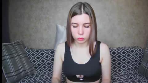 Snapshot of ellanuar chatting on December 19, 2:01 am EllaNuar online show from December 19, 2:01 am