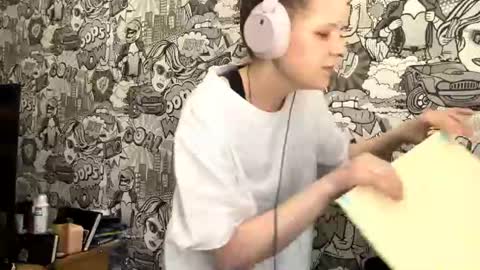Mary online show from July 17, 1:40 pm