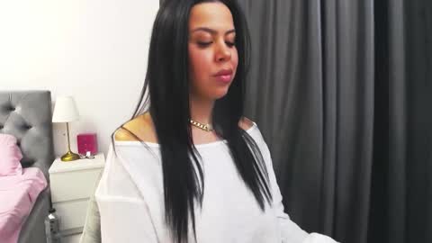 ellasins online show from January 16, 7:40 pm