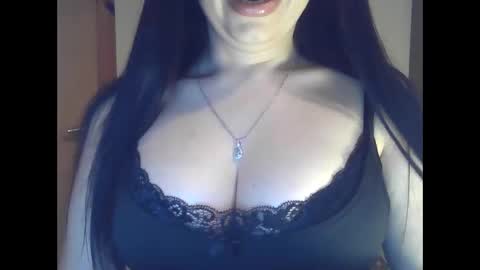 elle010843 online show from April 3, 7:56 pm