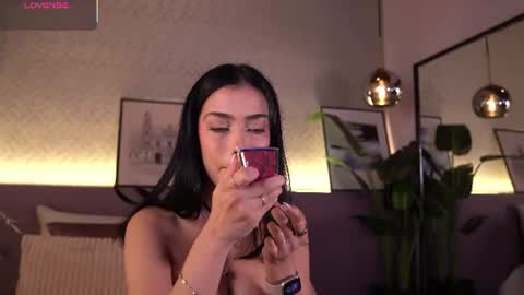 Snapshot of ellediane chatting on June 27, 9:31 pm Elle Diane online show from June 27, 9:31 pm