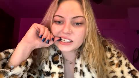 ellejess online show from February 26, 2:54 am