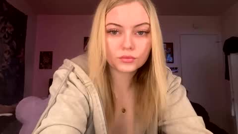 ellejess online show from March 2, 3:19 pm