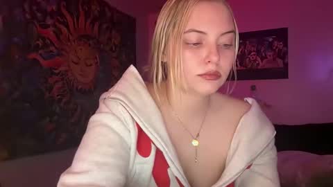 ellejess online show from April 26, 6:11 am