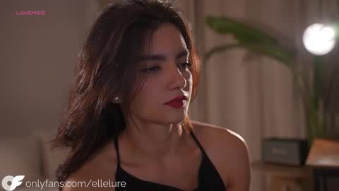 Linda Restrepo online show from February 3, 11:43 pm