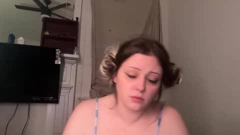 Snapshot of ellenauti chatting on February 17, 8:22 am nautiellebbw online show from February 17, 8:22 am