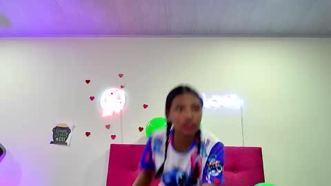 ellie_cute7 online show from March 23, 7:18 pm