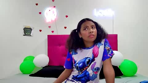 ellie_cute7 online show from April 4, 7:22 pm