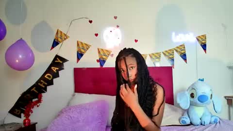Snapshot of ellie_cute7 chatting on June 26, 7:51 pm ellie_cute7 online show from June 26, 7:51 pm