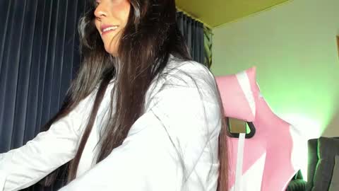 Ellie online show from March 25, 11:16 am