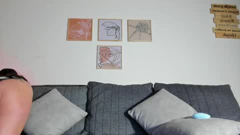 Ellie online show from March 31, 11:10 am