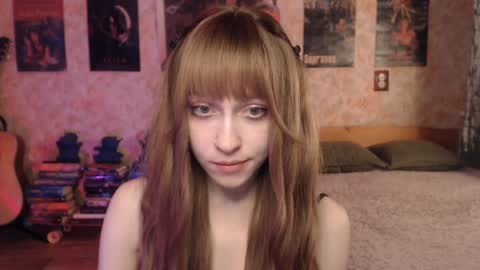 ellie_friendly online show from April 1, 2:25 pm