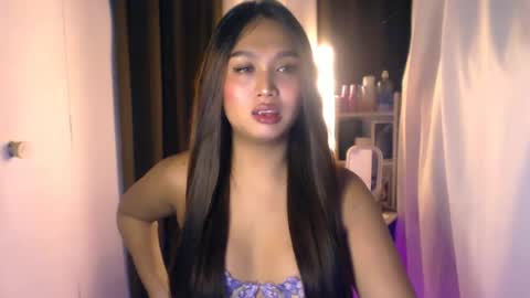 Snapshot of elliecummers chatting on July 16, 1:55 am ellie online show from July 16, 1:55 am