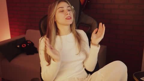 elliecutes online show from January 7, 5:33 am