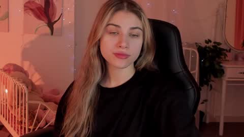 elliecutes online show from January 19, 5:15 am