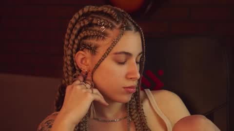 elliecutes online show from February 11, 11:43 am