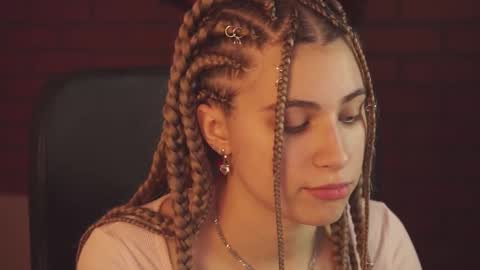 elliecutes online show from February 12, 12:01 pm