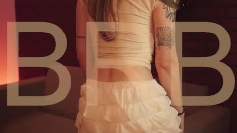 elliecutes online show from October 17, 8:17 am