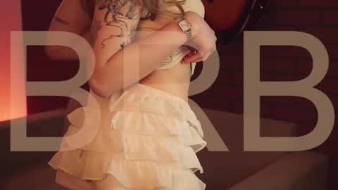 elliecutes online show from March 2, 5:19 am