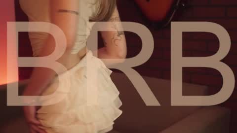 elliecutes online show from April 12, 8:19 am