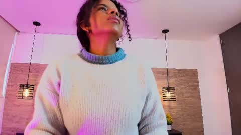 Snapshot of elliee_alves chatting on July 1, 1:34 pm elliee_alves online show from July 1, 1:34 pm